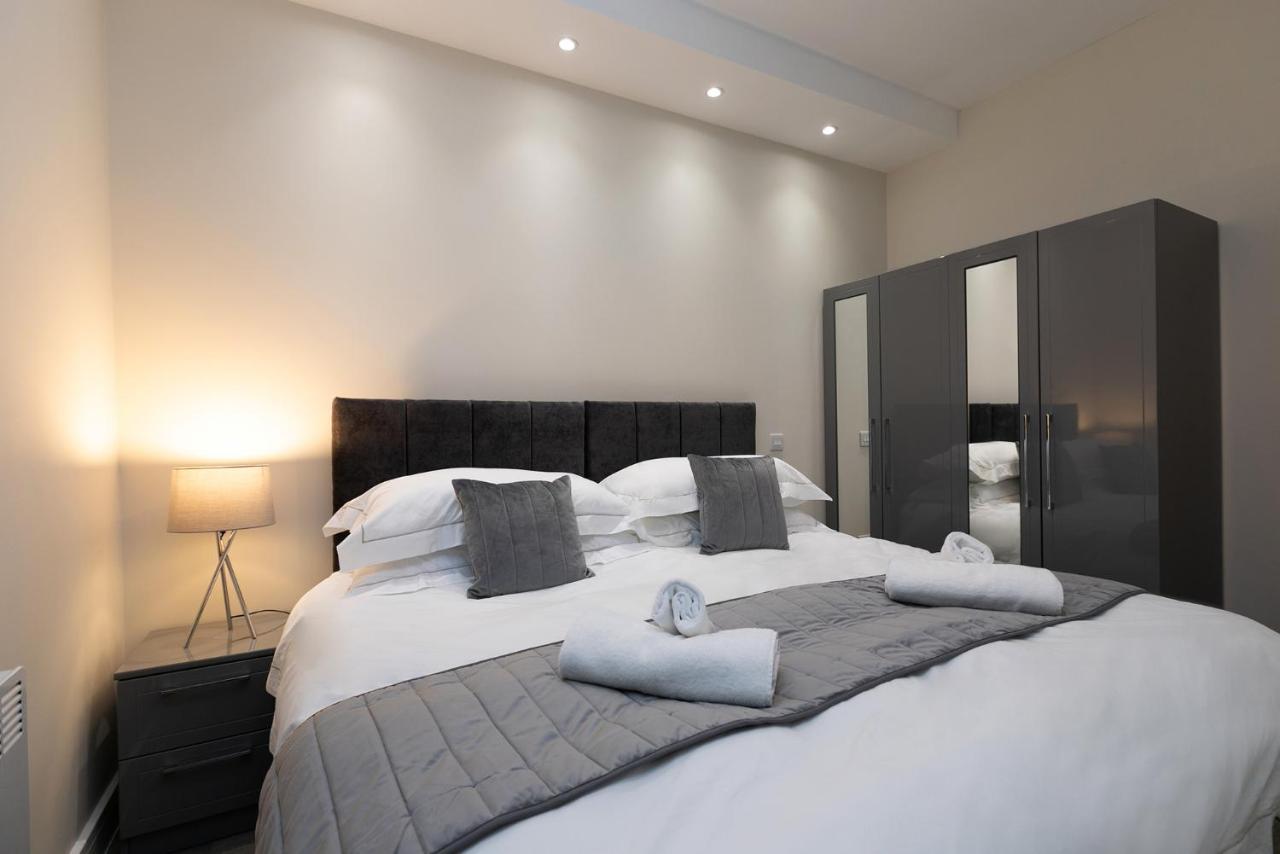 Pembroke Self Catering Apartments Bagian luar foto