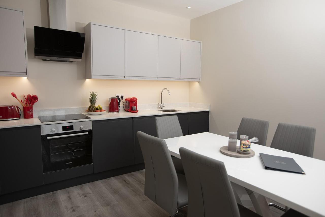 Pembroke Self Catering Apartments Bagian luar foto