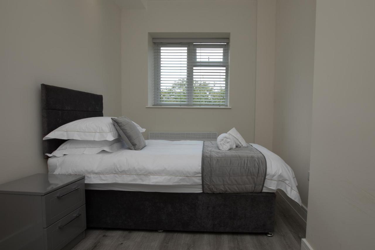 Pembroke Self Catering Apartments Bagian luar foto